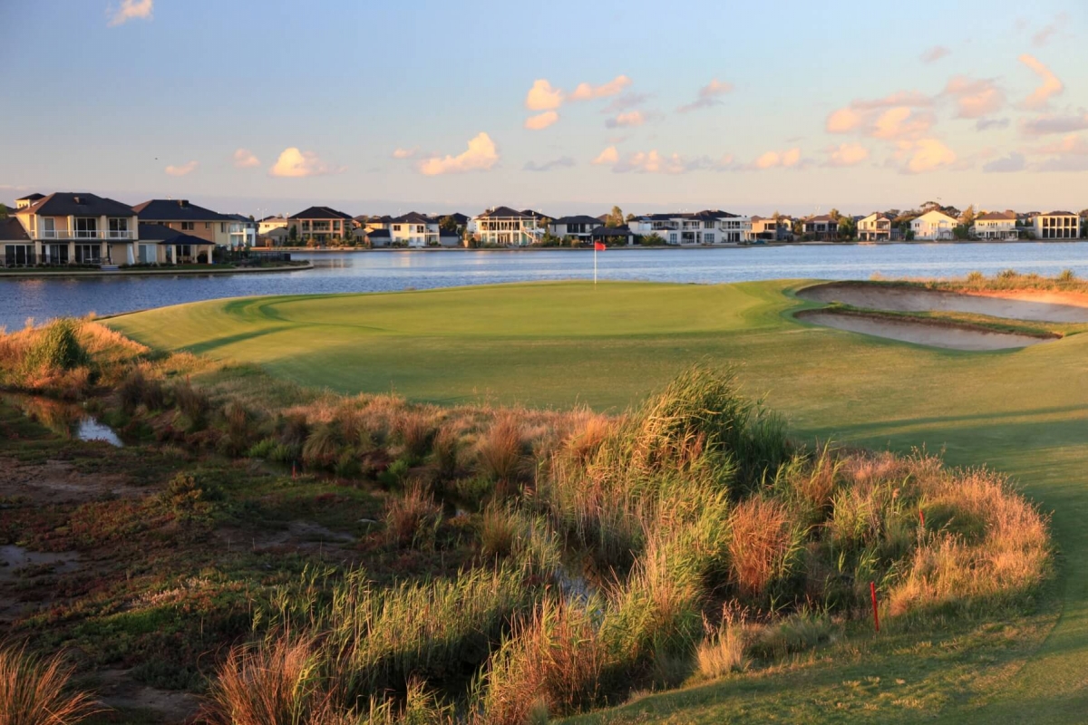 Sanctuary Lakes Golf Course Deals