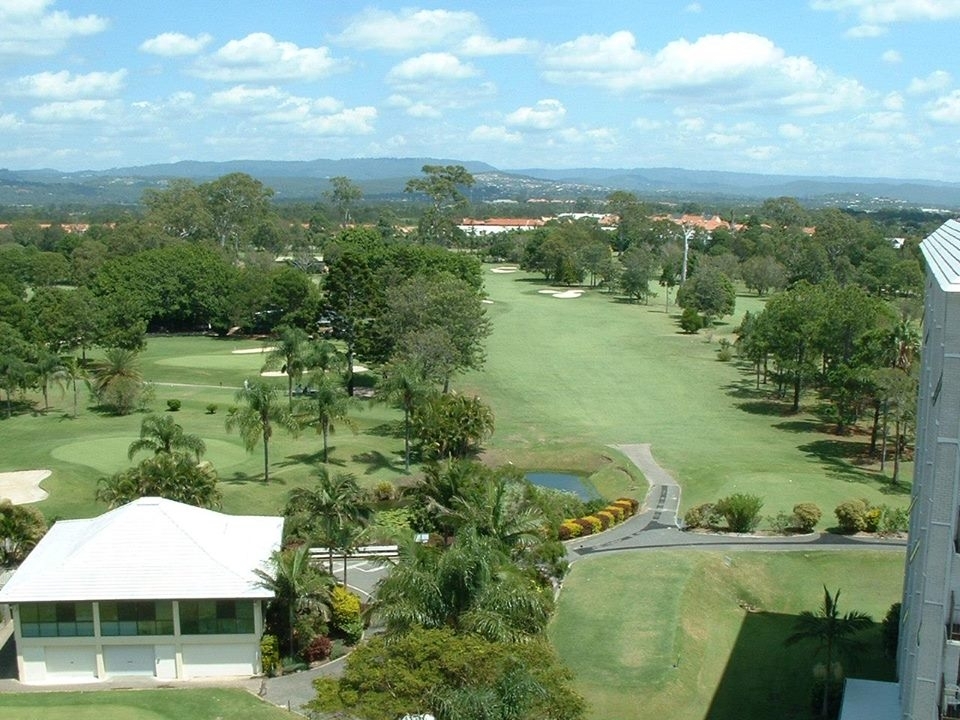 Surfers Paradise Golf Course Deals