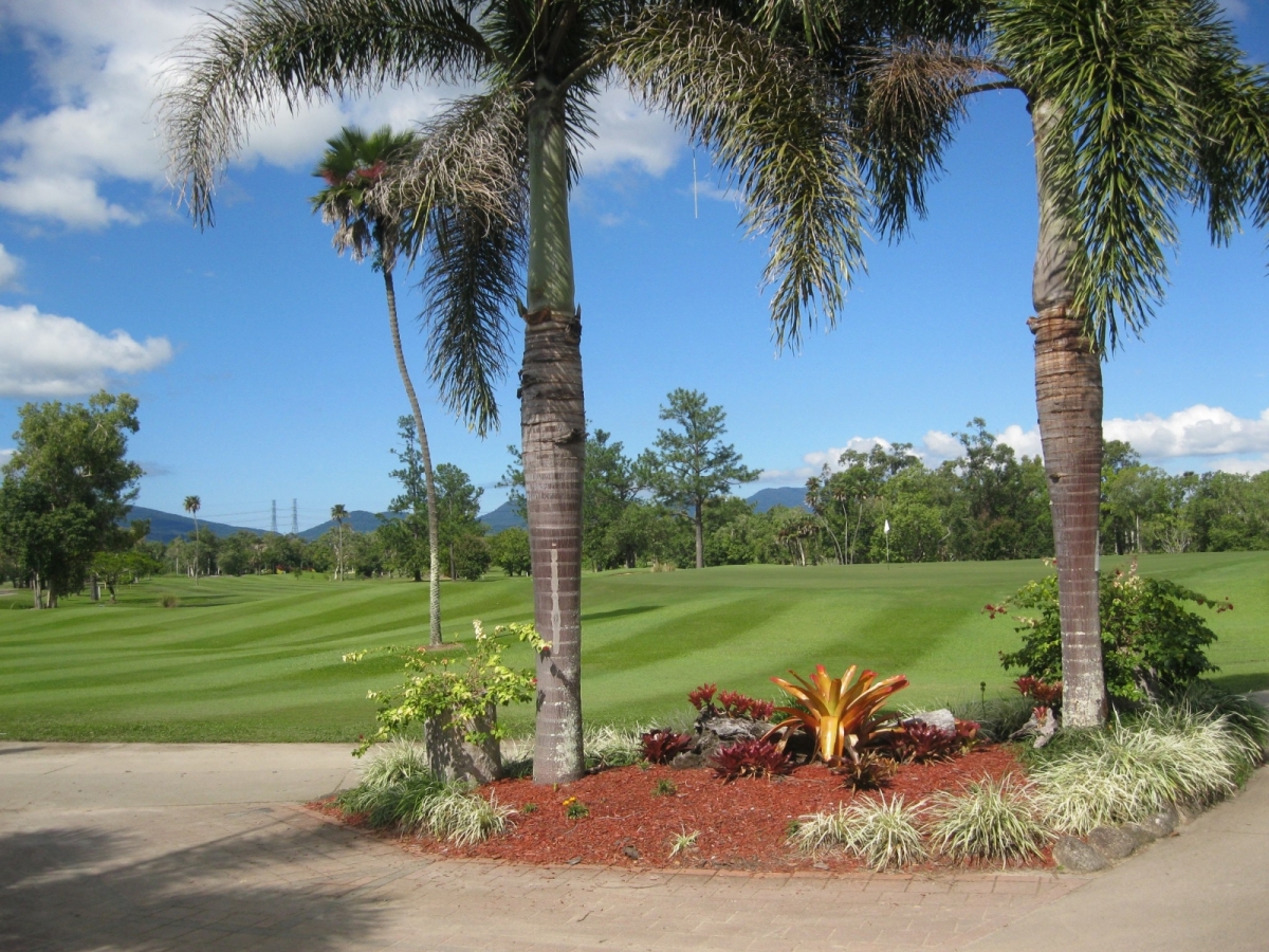 CAIRNS GOLF CLUB Golf Deals