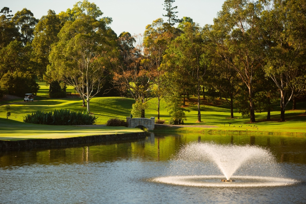 castle hill golf course tour